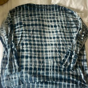 Lululemon back in action shirt